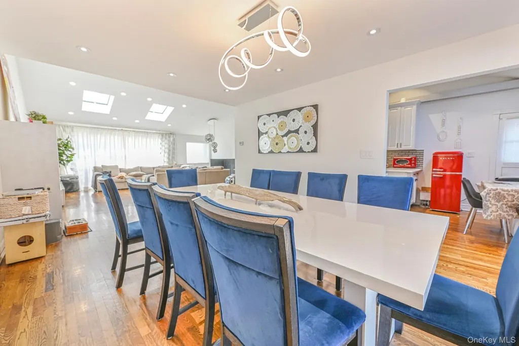 972 S End Woodmere NY 11598