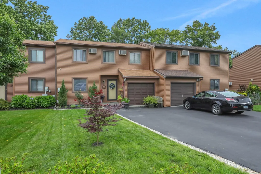41 Bayberry Circle Fishkill NY 12524