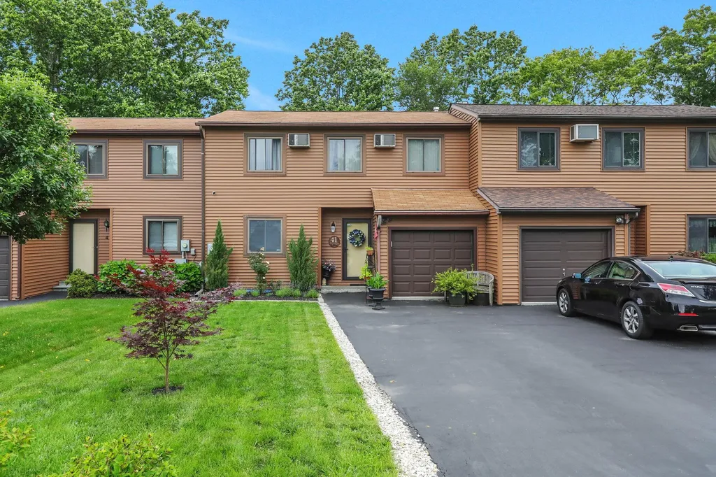 41 Bayberry Circle Fishkill NY 12524