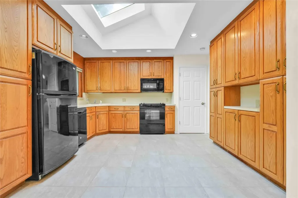 906 Bromton Drive Westbury NY 11590
