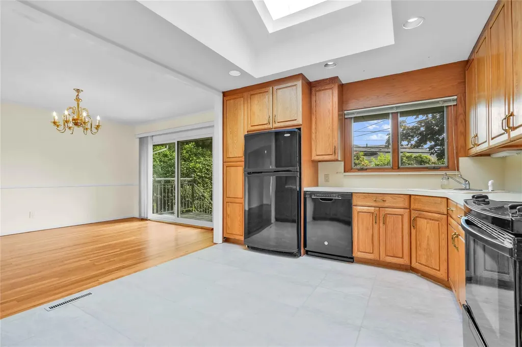 906 Bromton Drive Westbury NY 11590