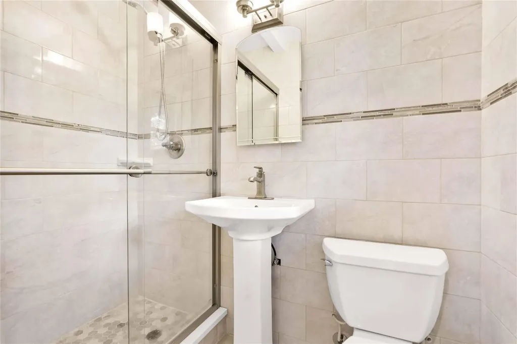 906 Bromton Drive Westbury NY 11590