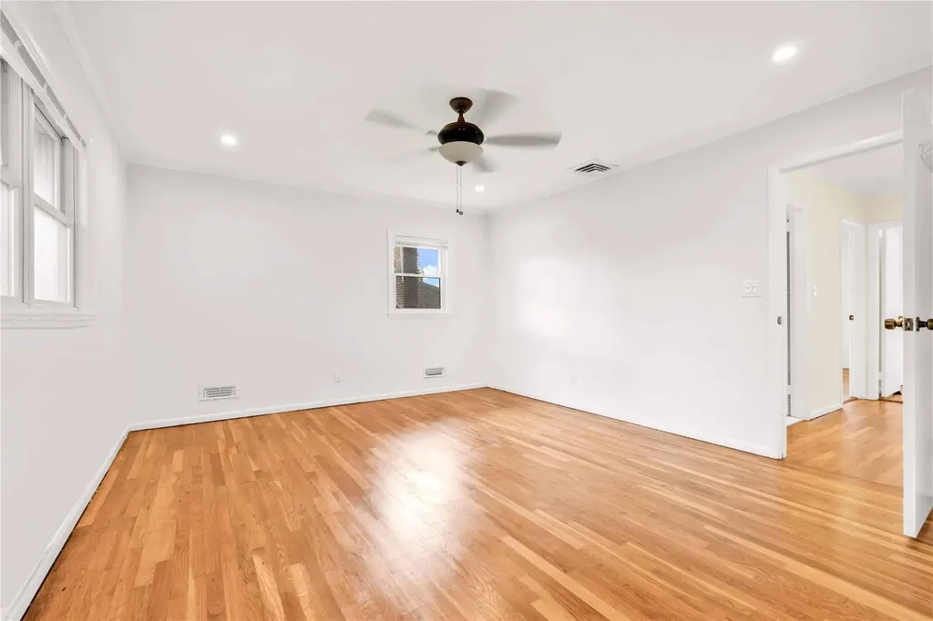 906 Bromton Drive Westbury NY 11590
