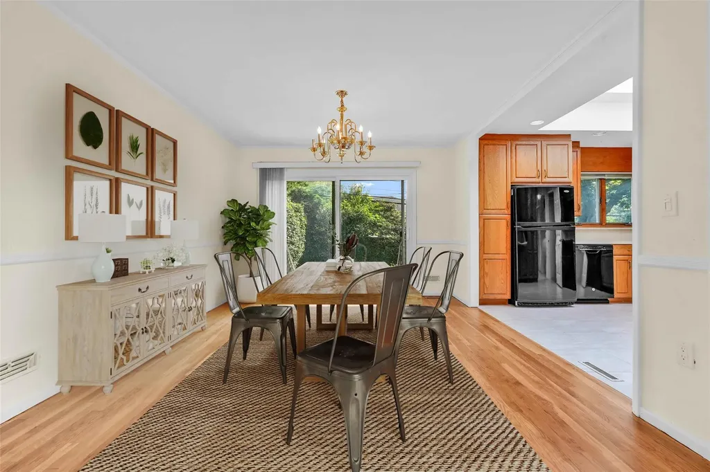 906 Bromton Drive Westbury NY 11590