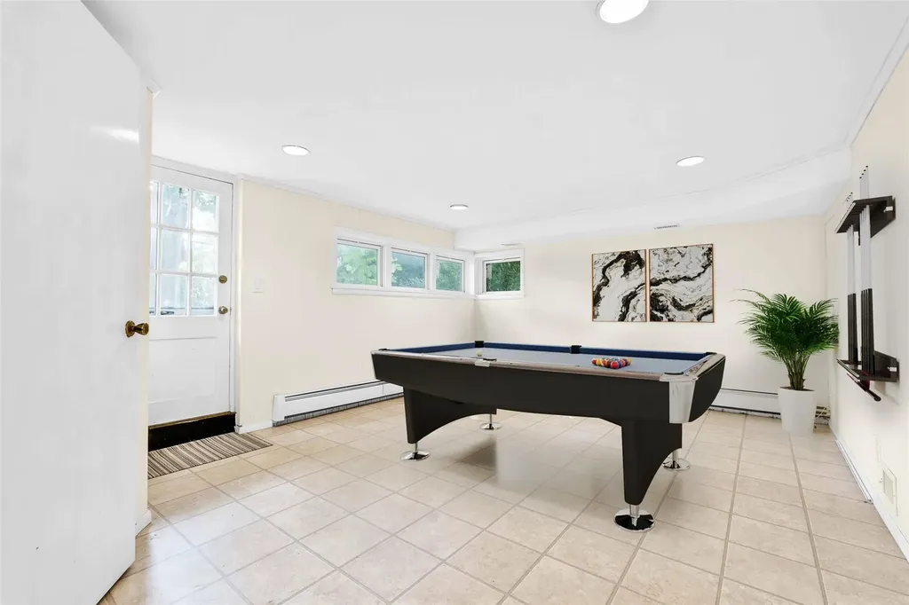 906 Bromton Drive Westbury NY 11590