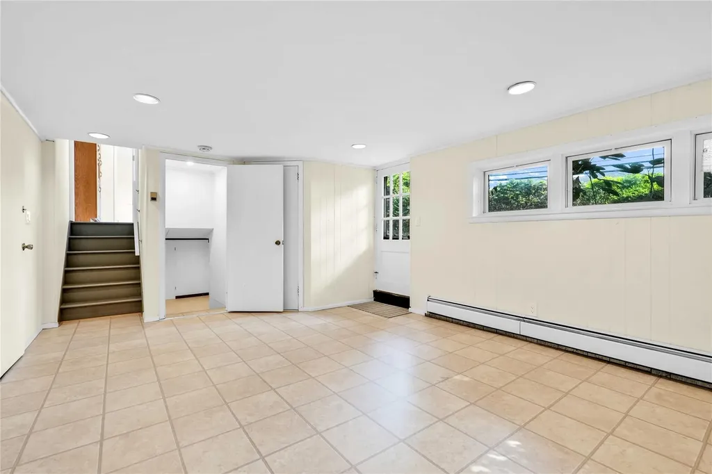 906 Bromton Drive Westbury NY 11590