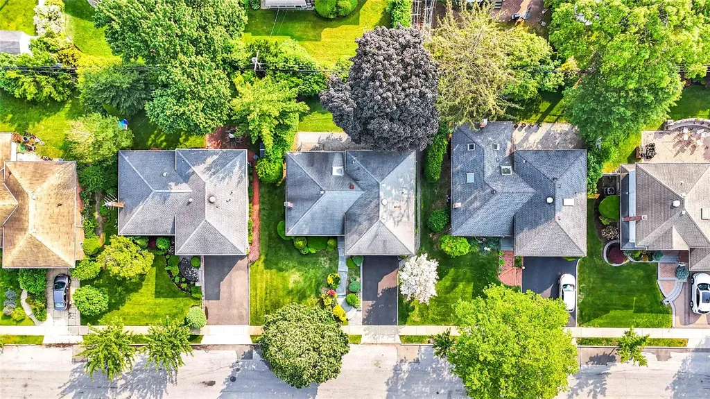 906 Bromton Drive Westbury NY 11590