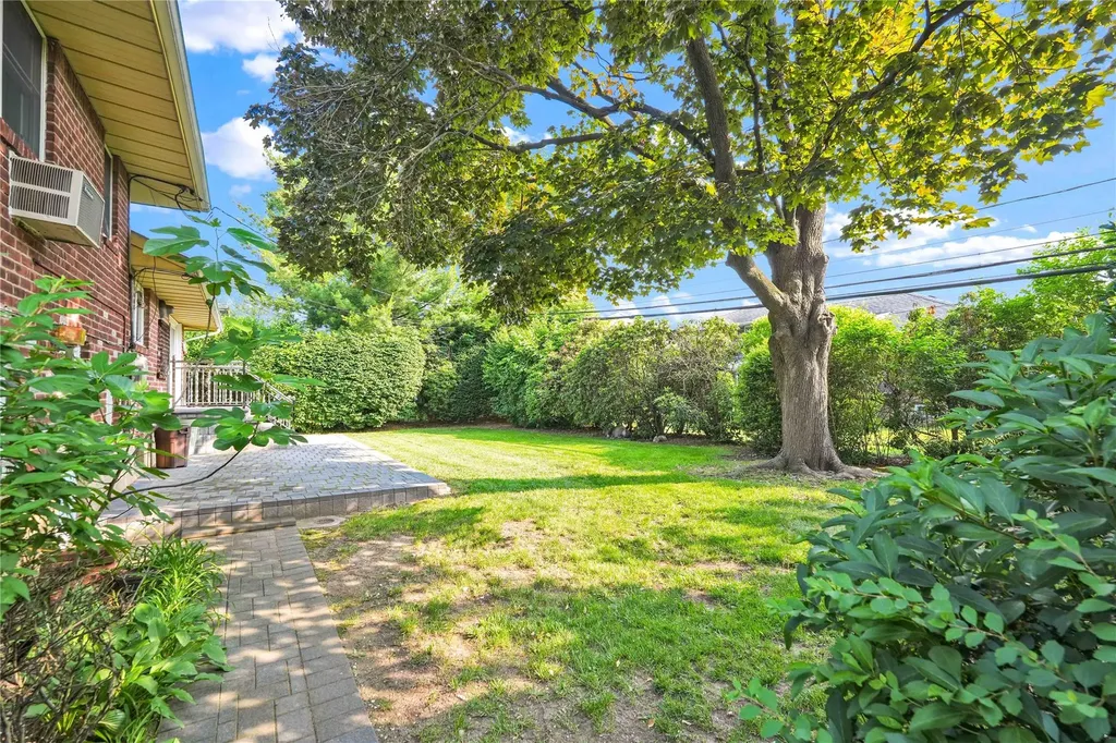 906 Bromton Drive Westbury NY 11590