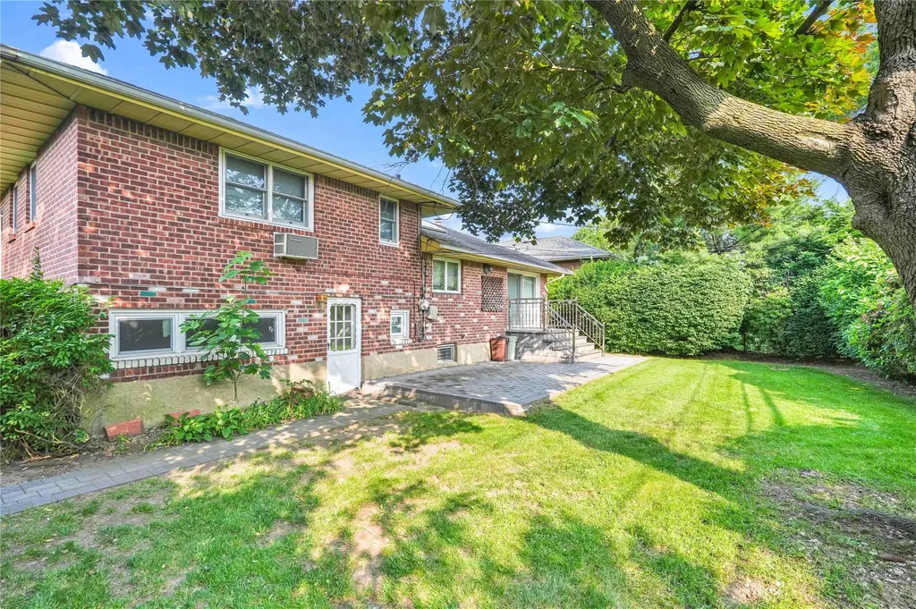 906 Bromton Drive Westbury NY 11590
