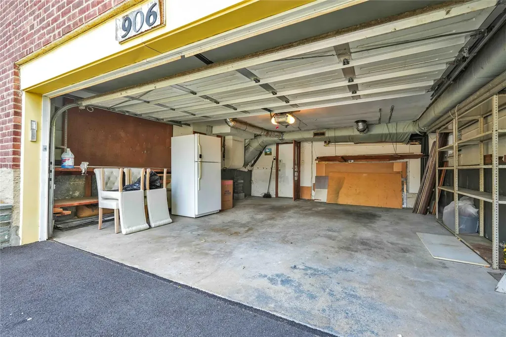 906 Bromton Drive Westbury NY 11590