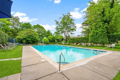 33 Pine Ridge Road Larchmont NY 10538