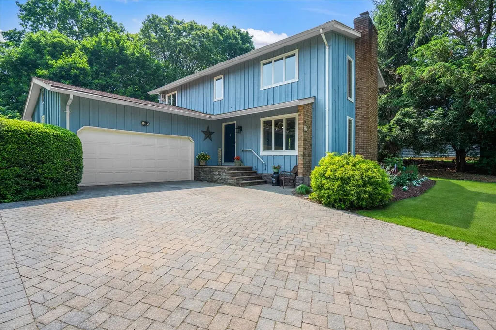 16 Short Way Shoreham NY 11786