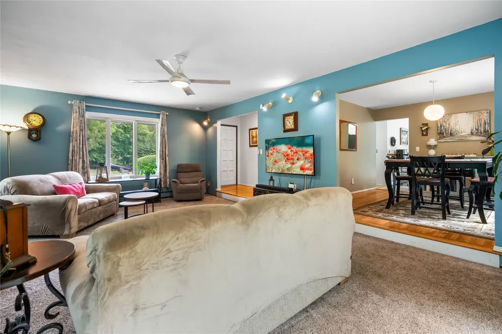 16 Short Way Shoreham NY 11786