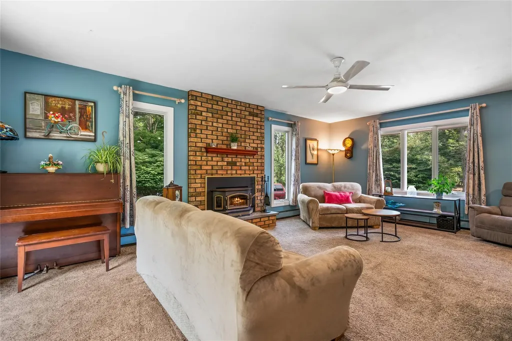 16 Short Way Shoreham NY 11786