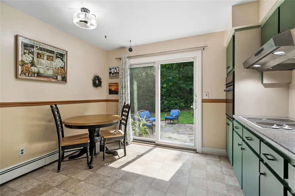 16 Short Way Shoreham NY 11786