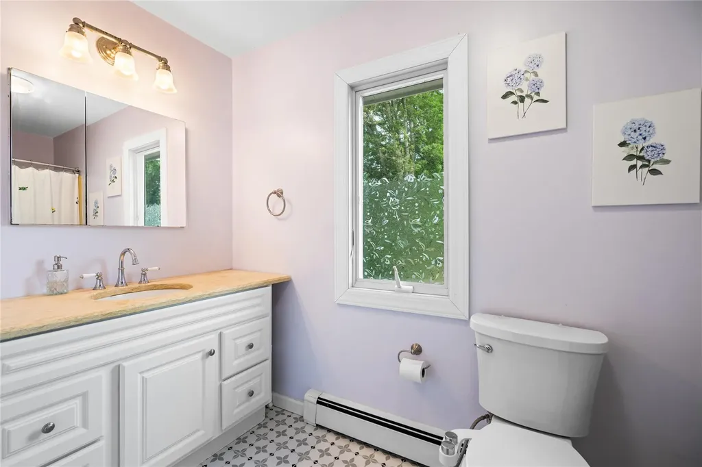 16 Short Way Shoreham NY 11786