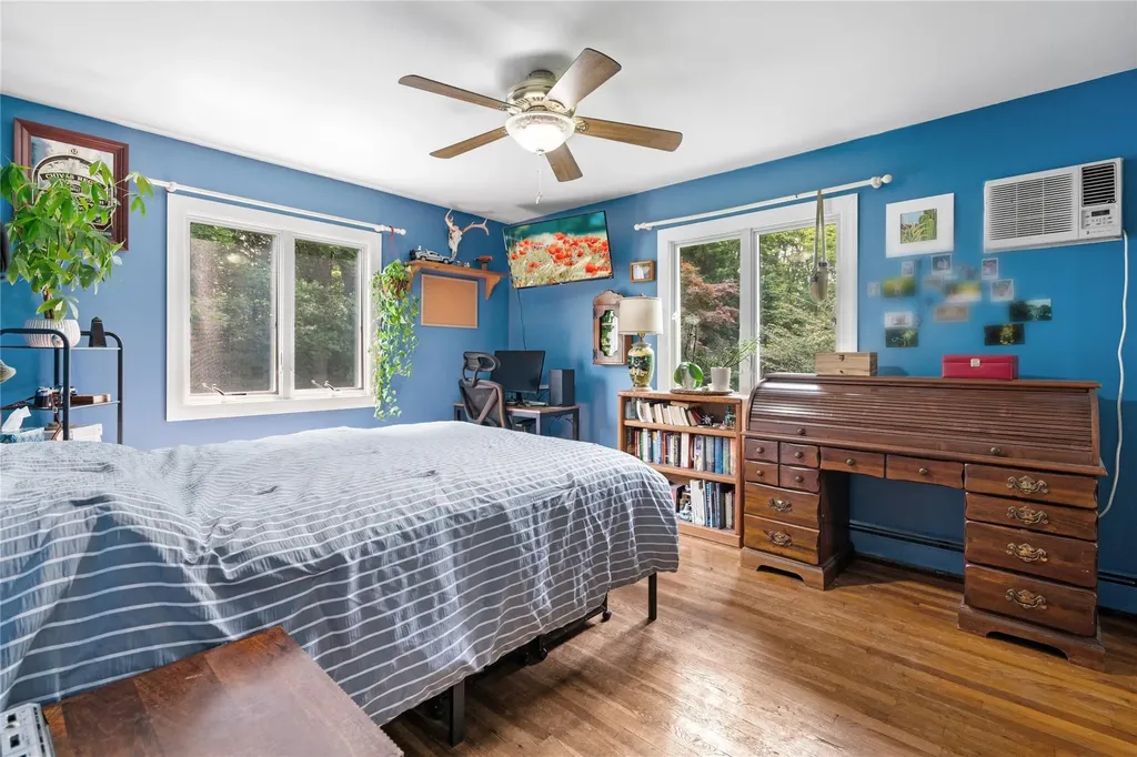 16 Short Way Shoreham NY 11786