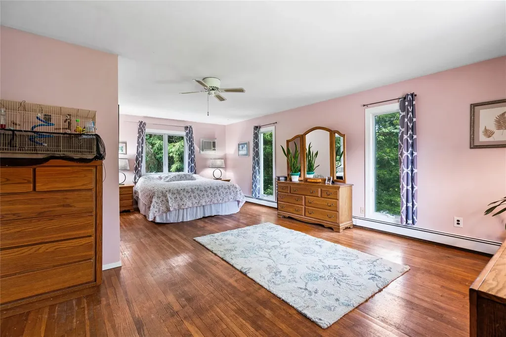 16 Short Way Shoreham NY 11786