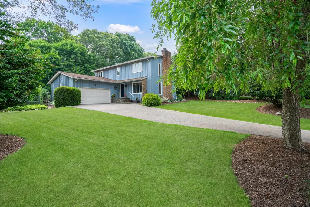 16 Short Way Shoreham NY 11786