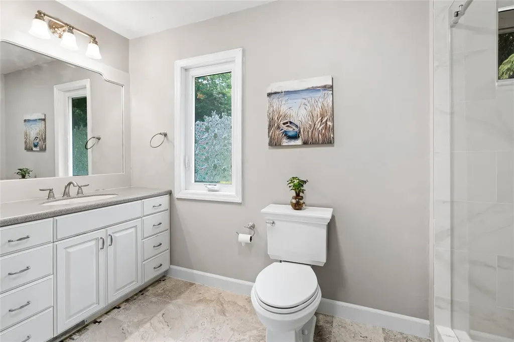 16 Short Way Shoreham NY 11786