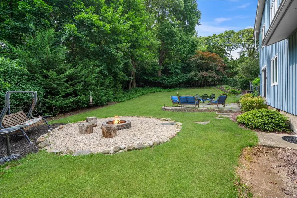16 Short Way Shoreham NY 11786