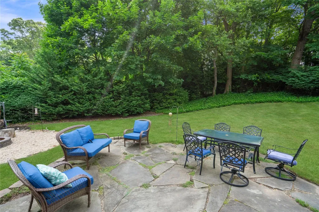 16 Short Way Shoreham NY 11786