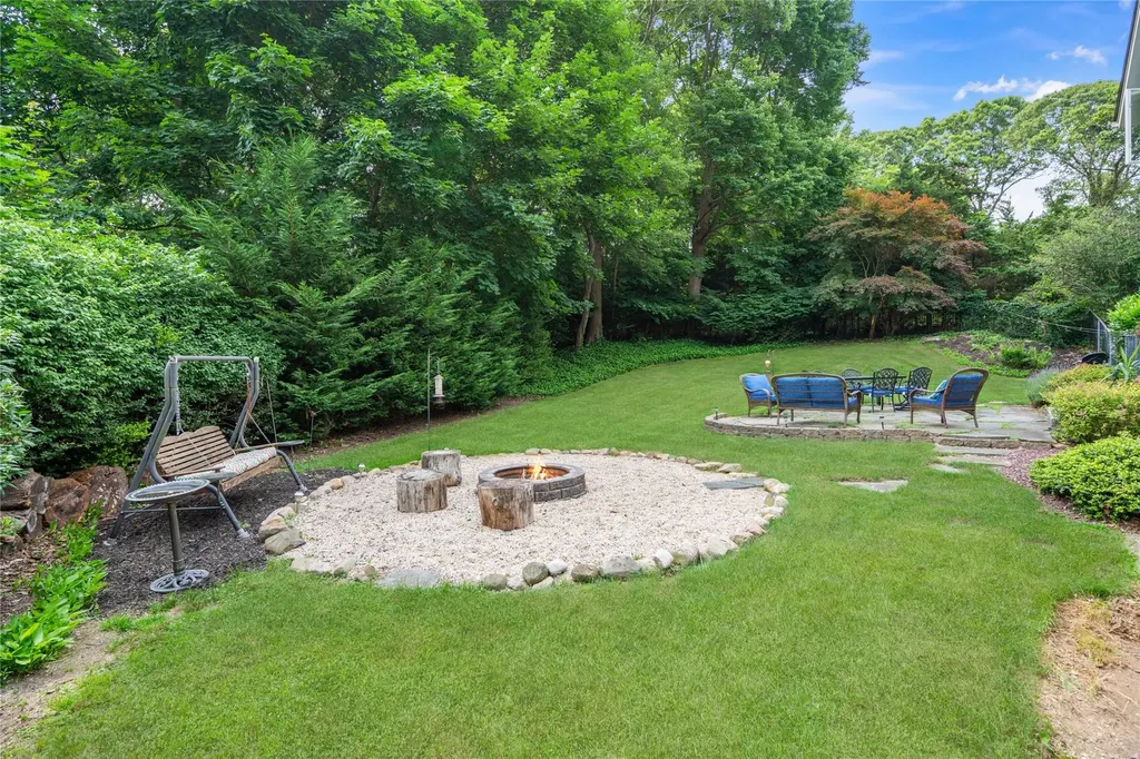 16 Short Way Shoreham NY 11786