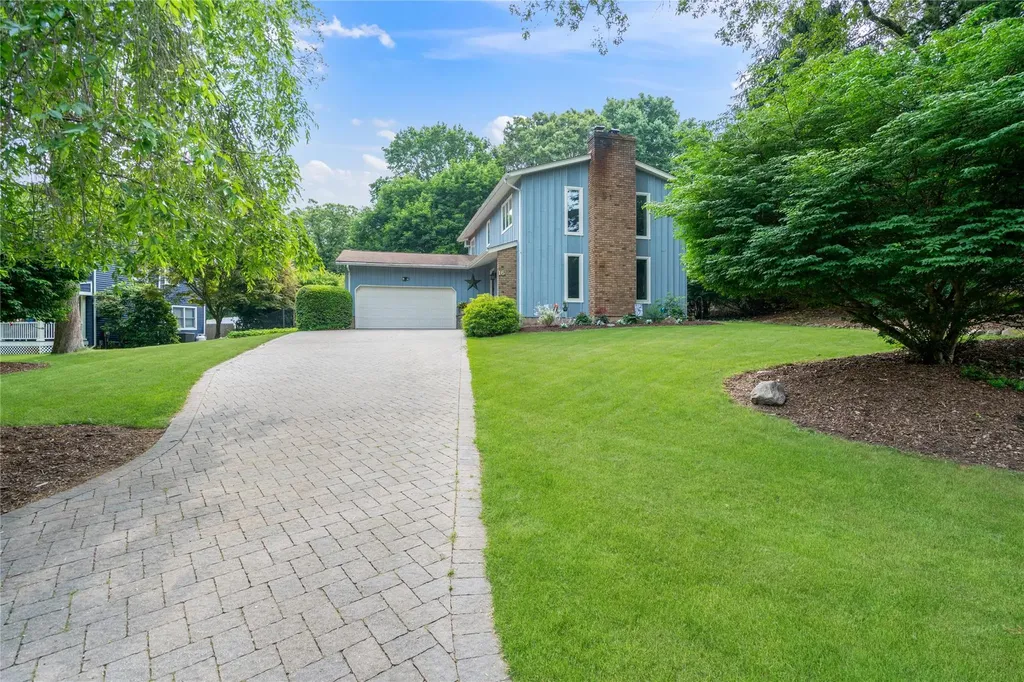 16 Short Way Shoreham NY 11786