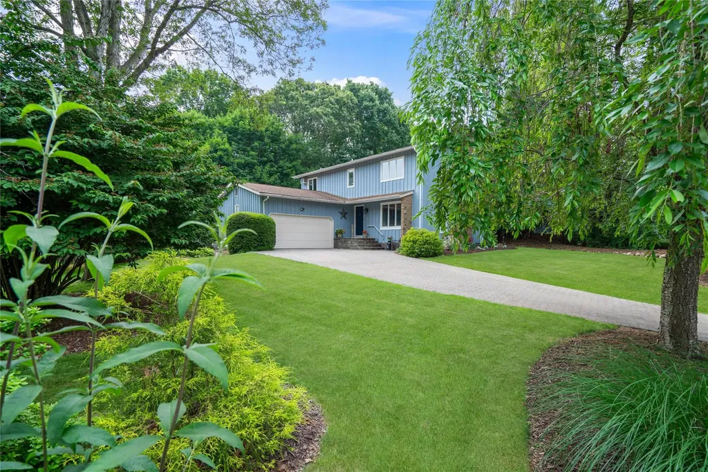 16 Short Way Shoreham NY 11786