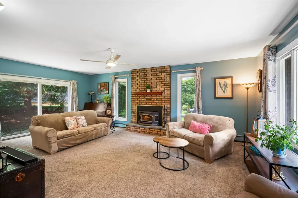 16 Short Way Shoreham NY 11786