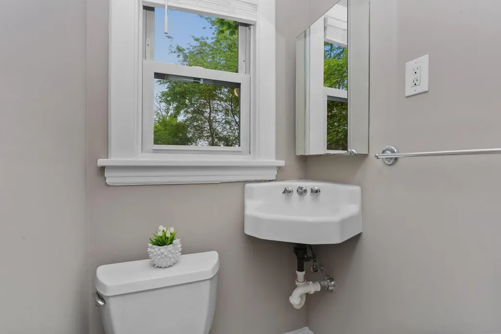 19 Deane Place Larchmont NY 10538