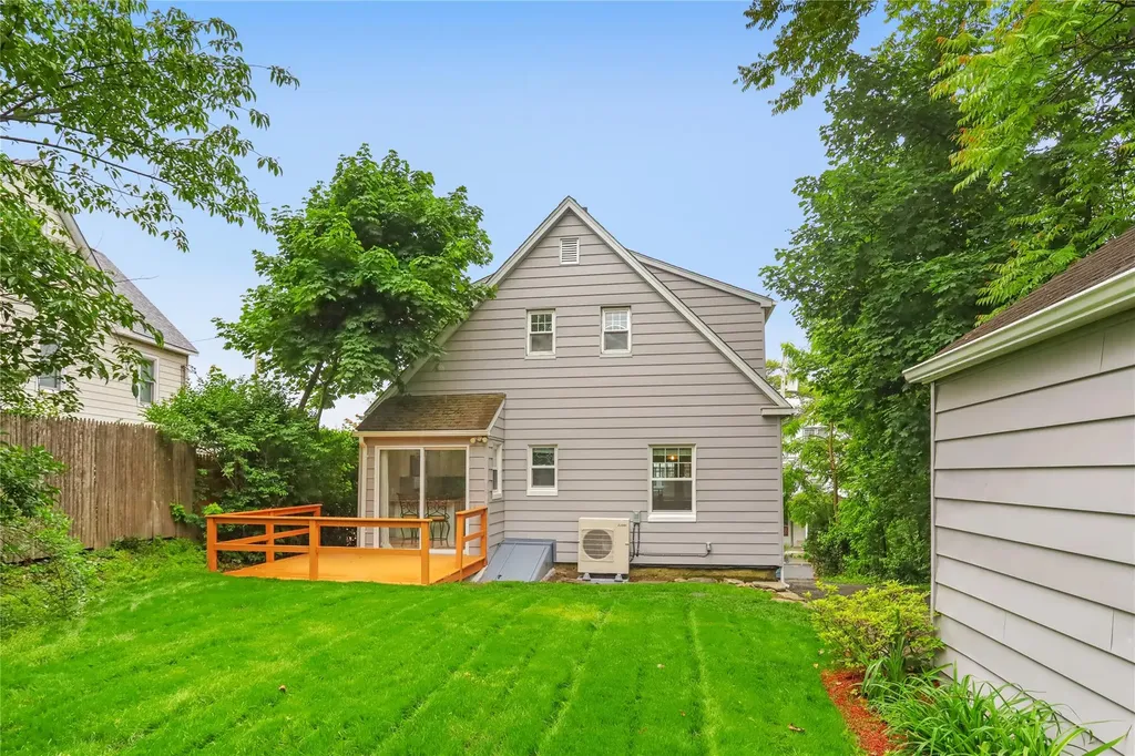 19 Deane Place Larchmont NY 10538