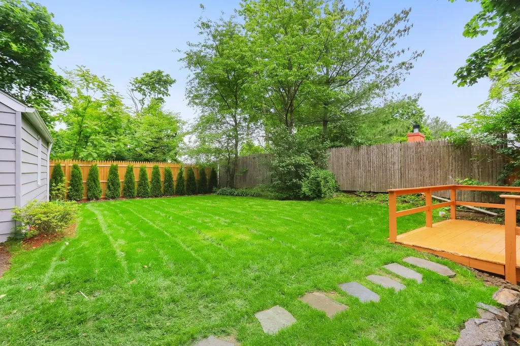 19 Deane Place Larchmont NY 10538