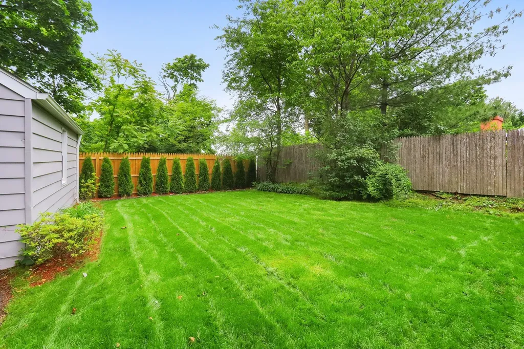 19 Deane Place Larchmont NY 10538