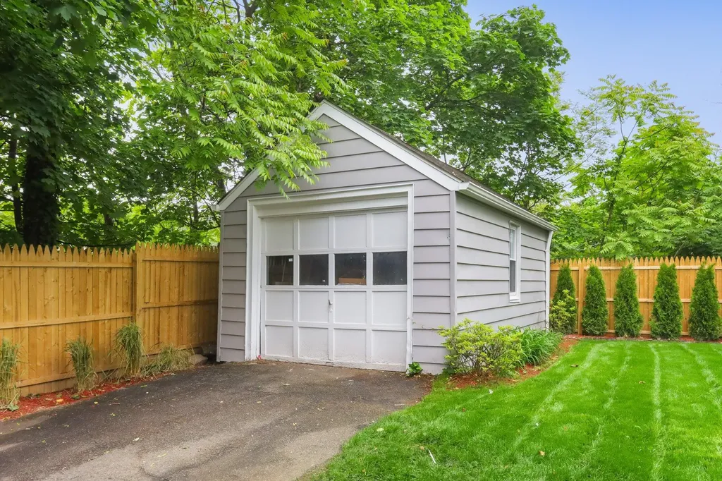 19 Deane Place Larchmont NY 10538