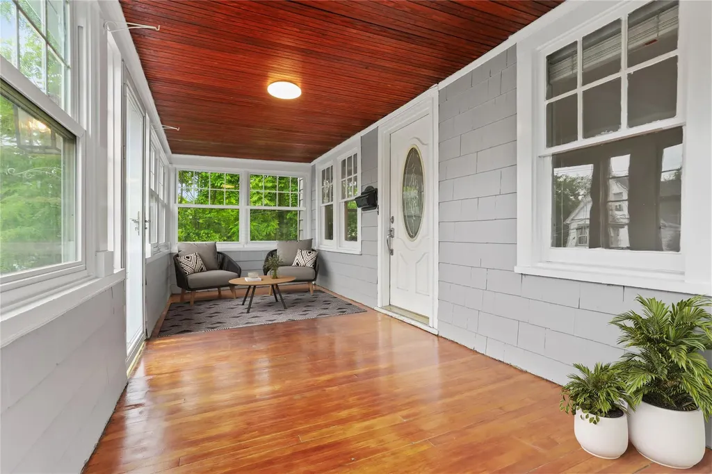 19 Deane Place Larchmont NY 10538