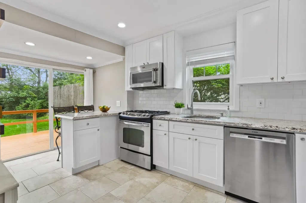 19 Deane Place Larchmont NY 10538
