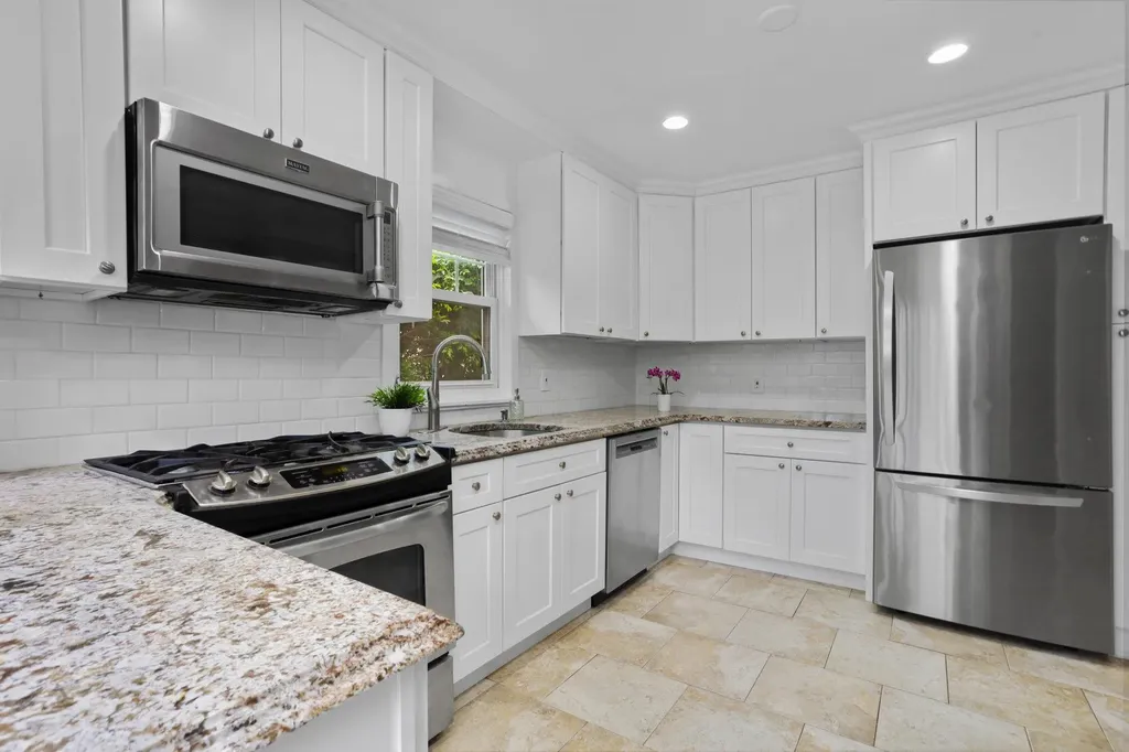 19 Deane Place Larchmont NY 10538
