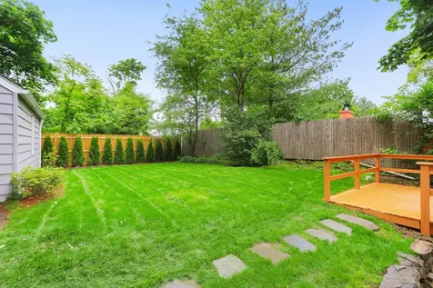 19 Deane Place Larchmont NY 10538