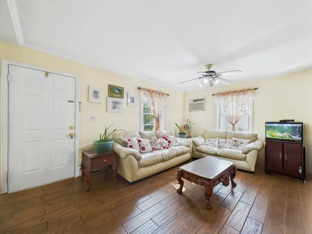 335 Loring Road Levittown NY 11756