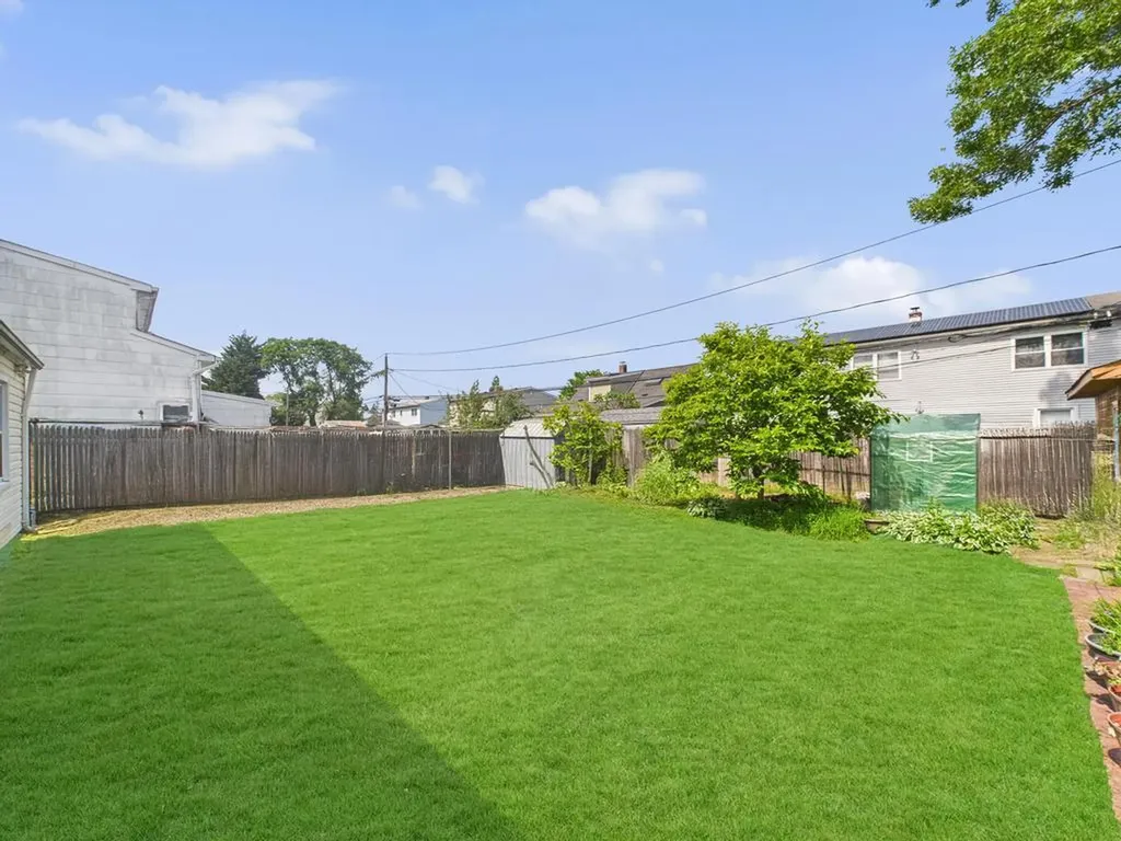 335 Loring Road Levittown NY 11756