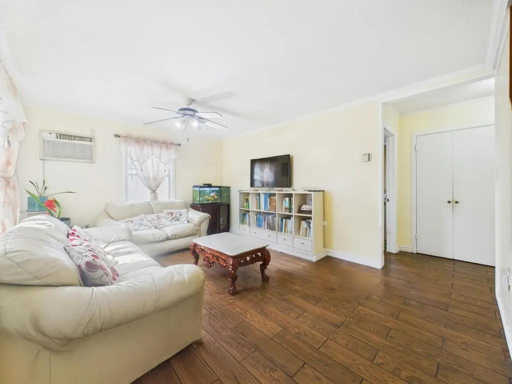 335 Loring Road Levittown NY 11756