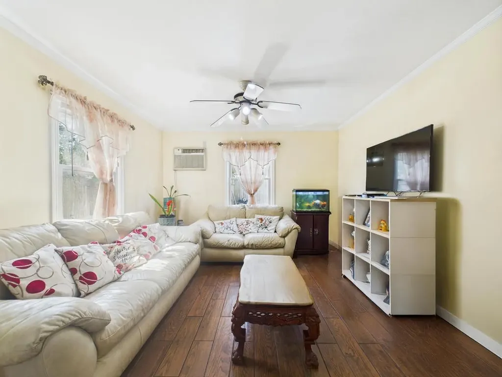 335 Loring Road Levittown NY 11756