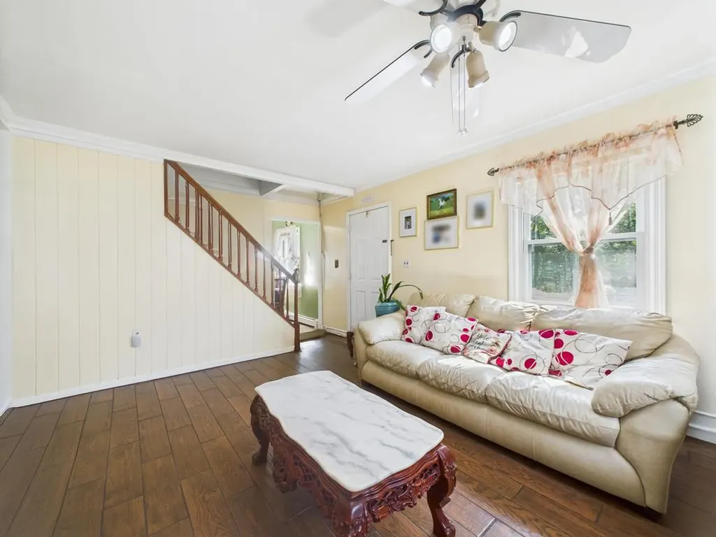 335 Loring Road Levittown NY 11756