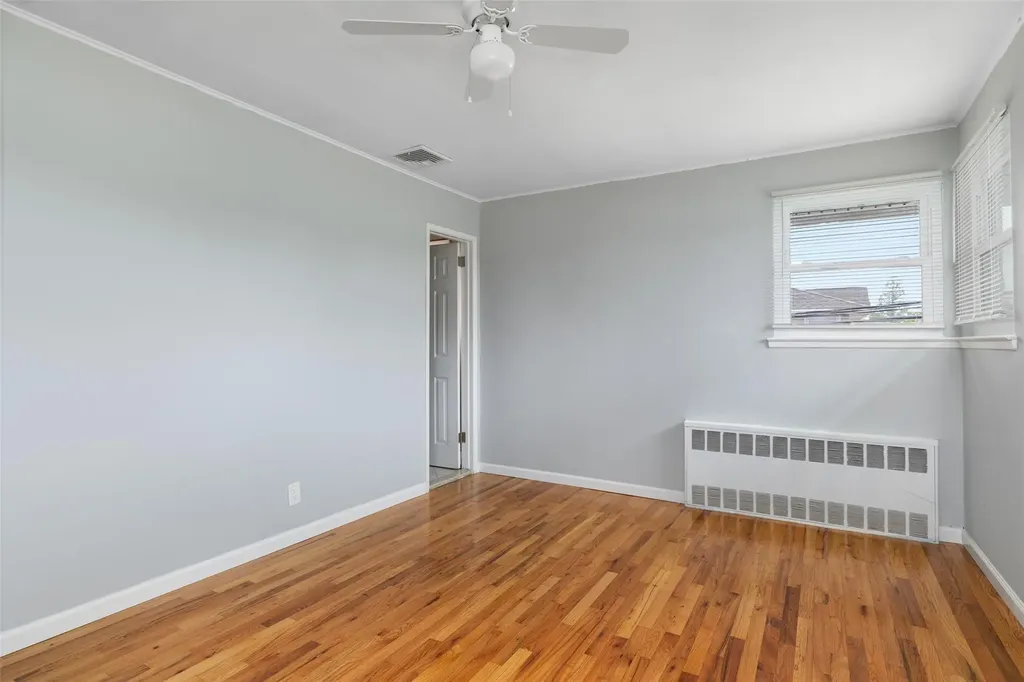 4100 Meadow Lane Seaford NY 11783