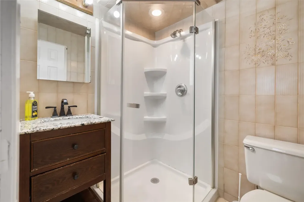 4100 Meadow Lane Seaford NY 11783