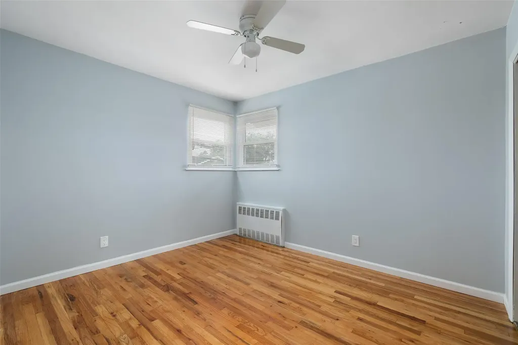 4100 Meadow Lane Seaford NY 11783