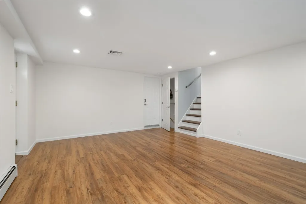 4100 Meadow Lane Seaford NY 11783