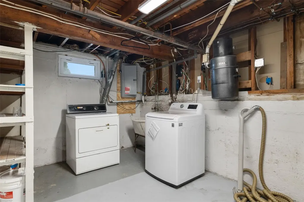4100 Meadow Lane Seaford NY 11783