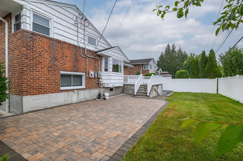 4100 Meadow Lane Seaford NY 11783